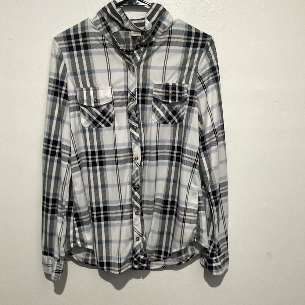Women’s black and baby blue flannel